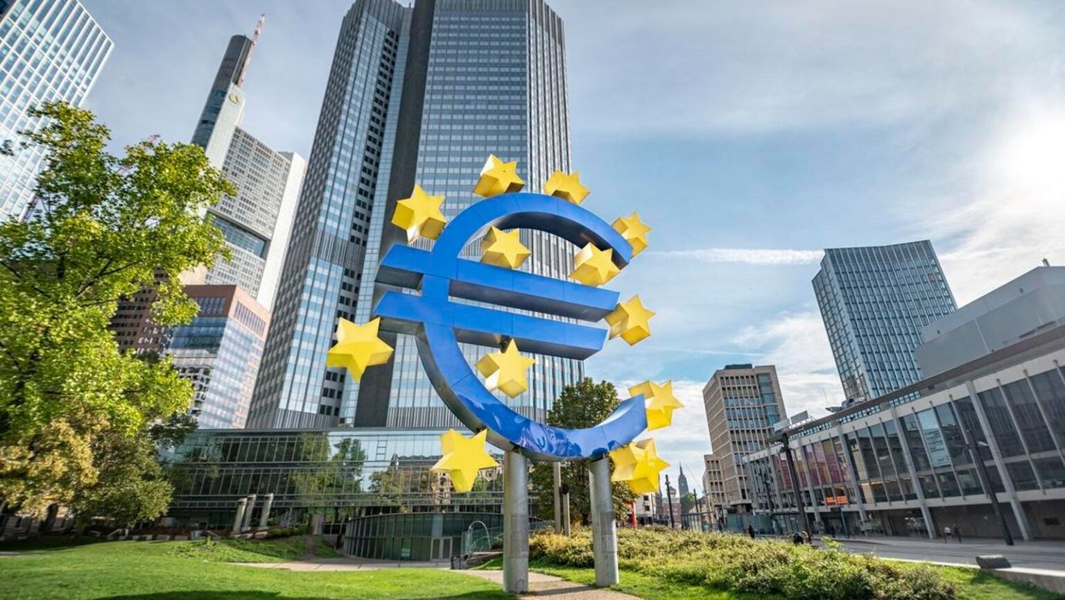 The ECB Warns That The IPhone Is “Incompatible With Digital Currency”