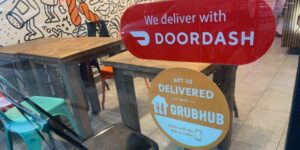 A GenX chef says he’s weaning off food delivery apps like DoorDash and Uber Eats because of 2 big downsides. Here’s what he’s doing instead.