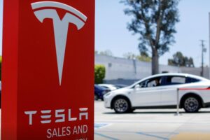 Explainer-Legal hurdles loom over Tesla’s bid to revive Musk’s record pay By Reuters