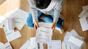 How to consolidate debt without hurting your credit