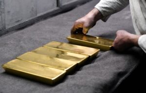 Gold steady near record high with econ. data, US elections in focus By Investing.com