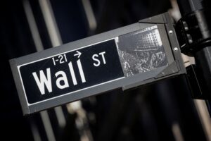 US stock futures steady as Wall St extends record run amid softer inflation By Investing.com