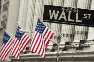 US stock futures rise as Wall St hits record highs despite hawkish Fed By Investing.com