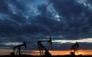 Oil prices tick higher on US inventory draw; Fed, CPI awaited By Investing.com