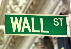 Wall Street dives into Stellantis’ market dynamics By Investing.com