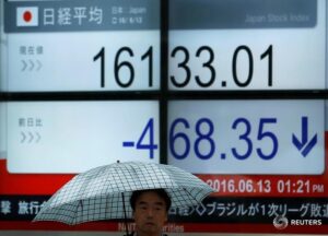 Asian stocks mixed before more rate cues, Japan dips on strong wage data By Investing.com