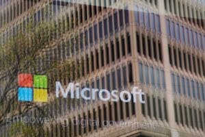 Exclusive-MediaTek designs Arm-based chip for Microsoft’s AI laptops, say sources By Reuters