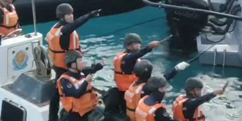 Filipino soldiers who used bare hands to fight off Chinese coast guards with axes and knives awarded medals