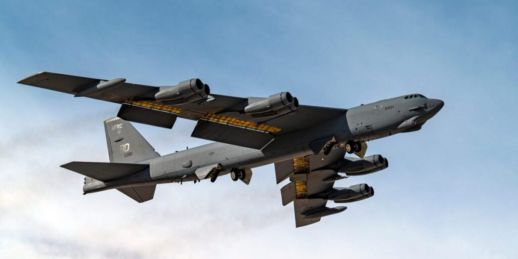 Upgrades to keep the US military’s oldest bombers — its B-52s — flying for a century are running into delays and rising costs, watchdog finds