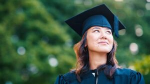 5 big financial mistakes new college graduates should avoid