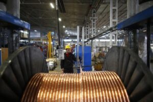 Gold prices hit record high on rate cut cheer; copper rallies on China stimulus By Investing.com