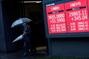 Asian stocks rise with Nikkei at record highs, China lags on trade fears By Investing.com