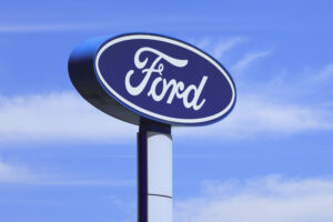 Ford pivots from EV plans to heavy-duty trucks at Canada facility By Reuters