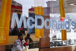 McDonald’s stock gains despite missing profit and revenue expectations By Investing.com