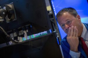 US stocks ride surge in chips; Fed rate decision looms By Investing.com