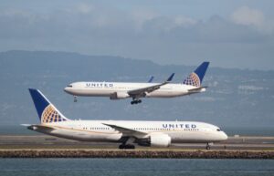 United Airlines posts solid Q2 earnings, softer guidance as inflection point nears By Investing.com