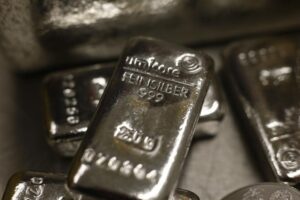 More upside seen for silver prices in coming months, says UBS By Investing.com