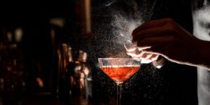 7 of the best and 7 of the worst cocktails to order, according to bartenders and beverage directors