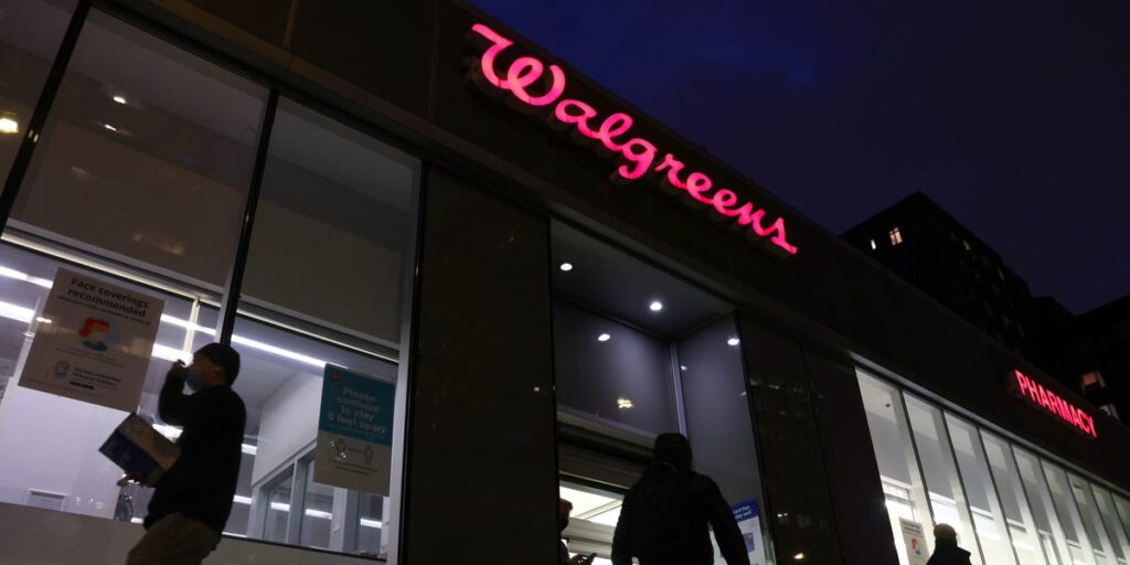 A Walgreens employee describes routine theft at his store — and how he’s not allowed to stop it