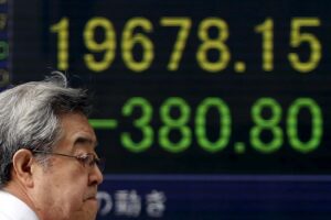 Asian stocks slump on growth concerns; Nikkei hits 6-mth low in post-BOJ rout By Investing.com