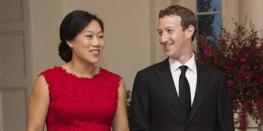 Mark Zuckerberg got his wife a 7-foot statue of herself. A couples therapist said such a lavish gift might be a red flag.