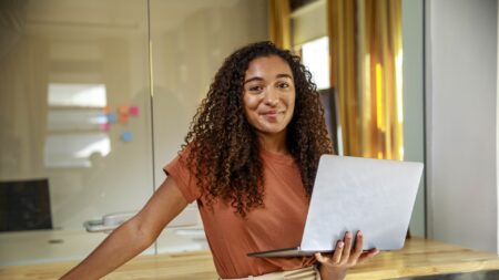 Successful people do this 1 thing to be ‘happier, more productive, less stressed’ at work, says CEO and neuroscience researcher