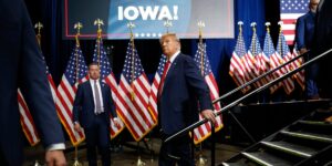 A top poll showing Trump narrowly ahead in Iowa is a warning sign for his campaign