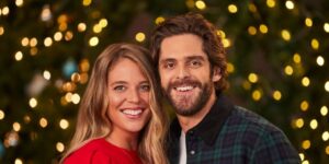 Country star Thomas Rhett says traveling without his wife helps him be a better husband and dad