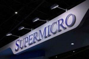 Super Micro Computer shares tumble on Barclays downgrade By Investing.com