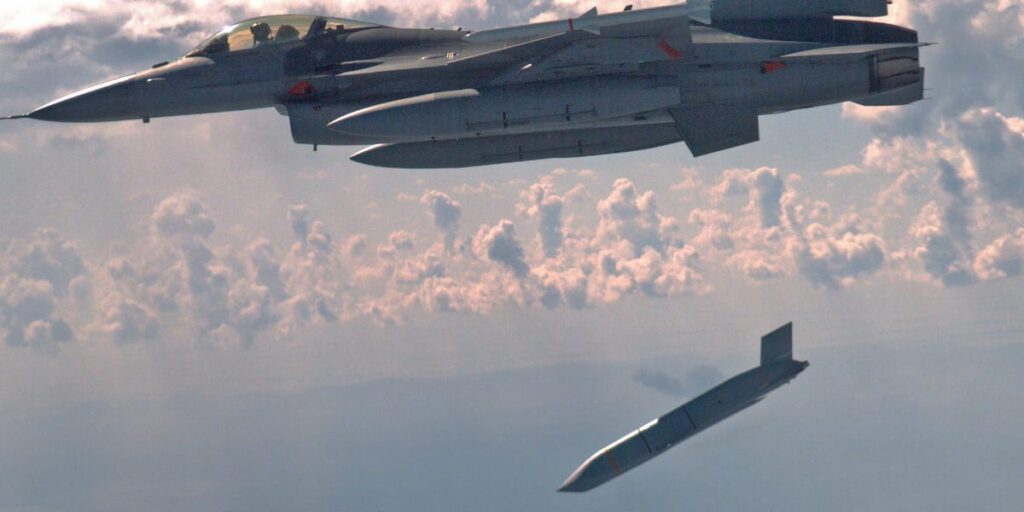 Ukraine’s new F-16s will have a longer strike range than ATACMS if the US ends up sending this stealthy missile