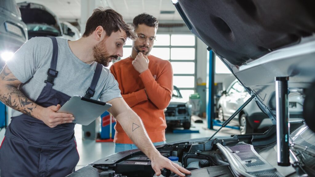 A new federal bill would protect car owners’ right to repair — and it could help to slow rising insurance prices