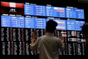 Japanese stocks see biggest weekly foreign inflows in six months