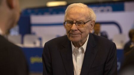 Berkshire slashes Bank of America stake to under 10%, no longer required to disclose frequently