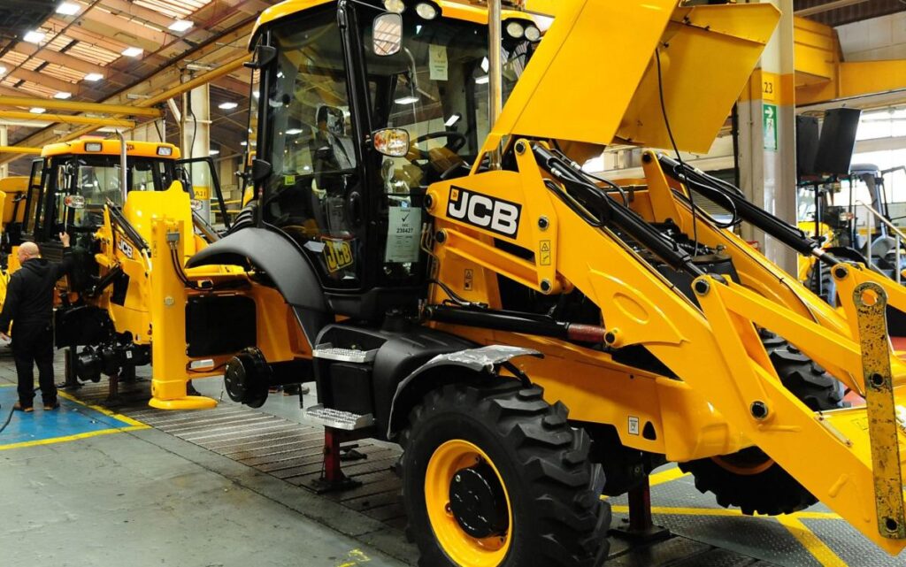 JCB axes hundreds of jobs as bosses brace for market downturn