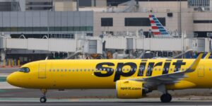 Spirit Airlines stock plunges after report it’s considering filing for Chapter 11 bankruptcy