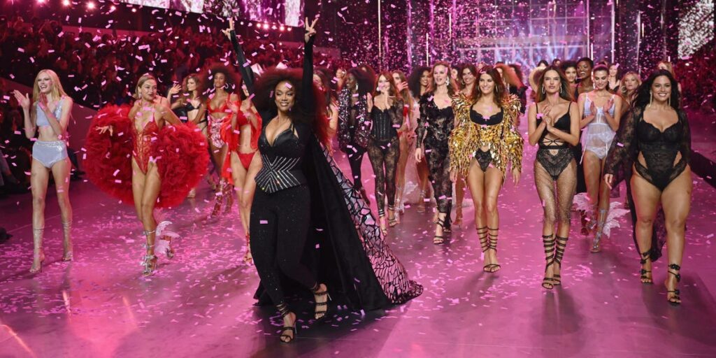 8 details you missed at the first Victoria’s Secret Fashion Show in 6 years