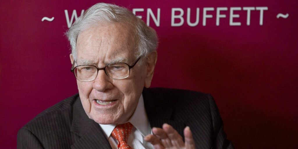 Warren Buffett Left  Billion on Table by Trimming Apple Stock