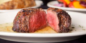 I’m a professional chef. Here are the best ways to prepare and cook different steak cuts.