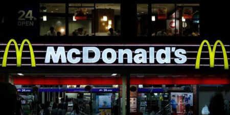 McDonald’s sales dropped for the 2nd quarter in a row as customers keep tightening their belts