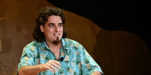 Billionaire Palmer Luckey’s icy relationship with Mark Zuckerberg is thawing 8 years after his Facebook firing