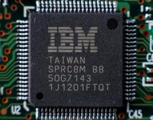 IBM shares tumble after ‘solid but uneven’ Q3 print amid high expectations By Investing.com