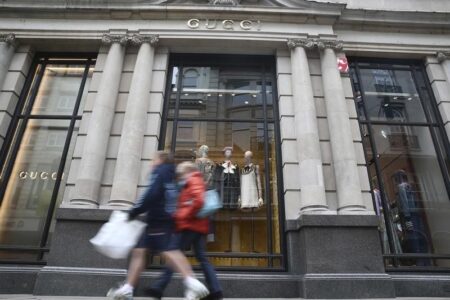 Kering gains despite weak Q3 results and declining Gucci sales By Investing.com