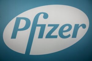 Pfizer management looks to show turnaround as Starboard looms By Reuters