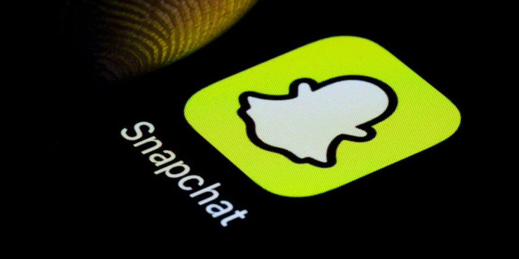 Snap surges 10% as it gets a major boost from AI and paid subscribers