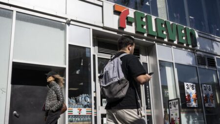 7-Eleven is closing more than 400 locations