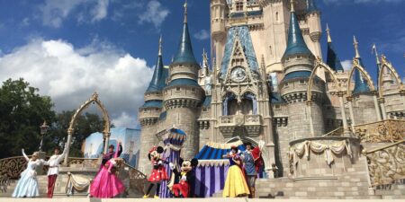 After working at Disney World, here are 10 things I wish people would stop doing in the parks