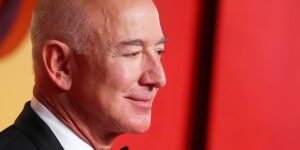 Jeff Bezos’ net worth hits all-time high fueled by Amazon shares getting Trump bump